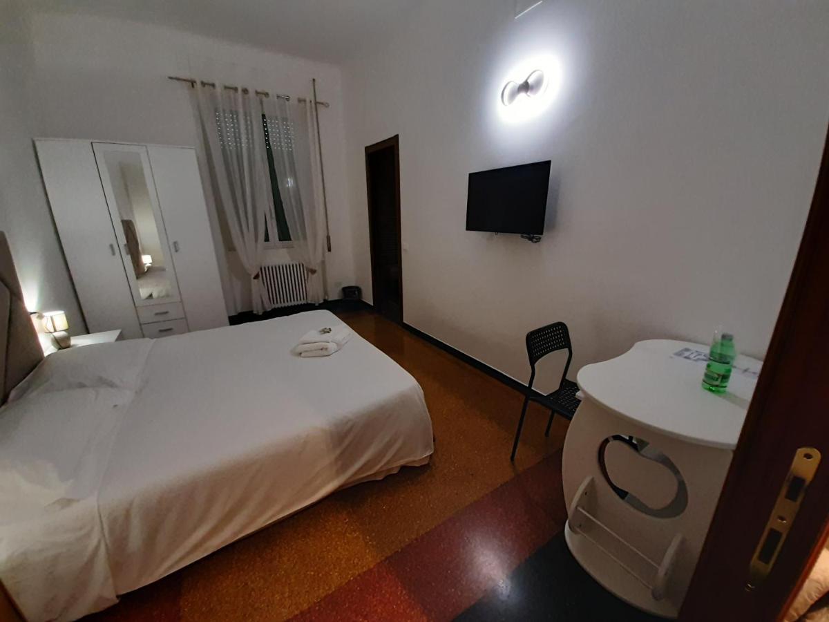 La Lanterna Di Angelo Hotel Genoa Exterior photo